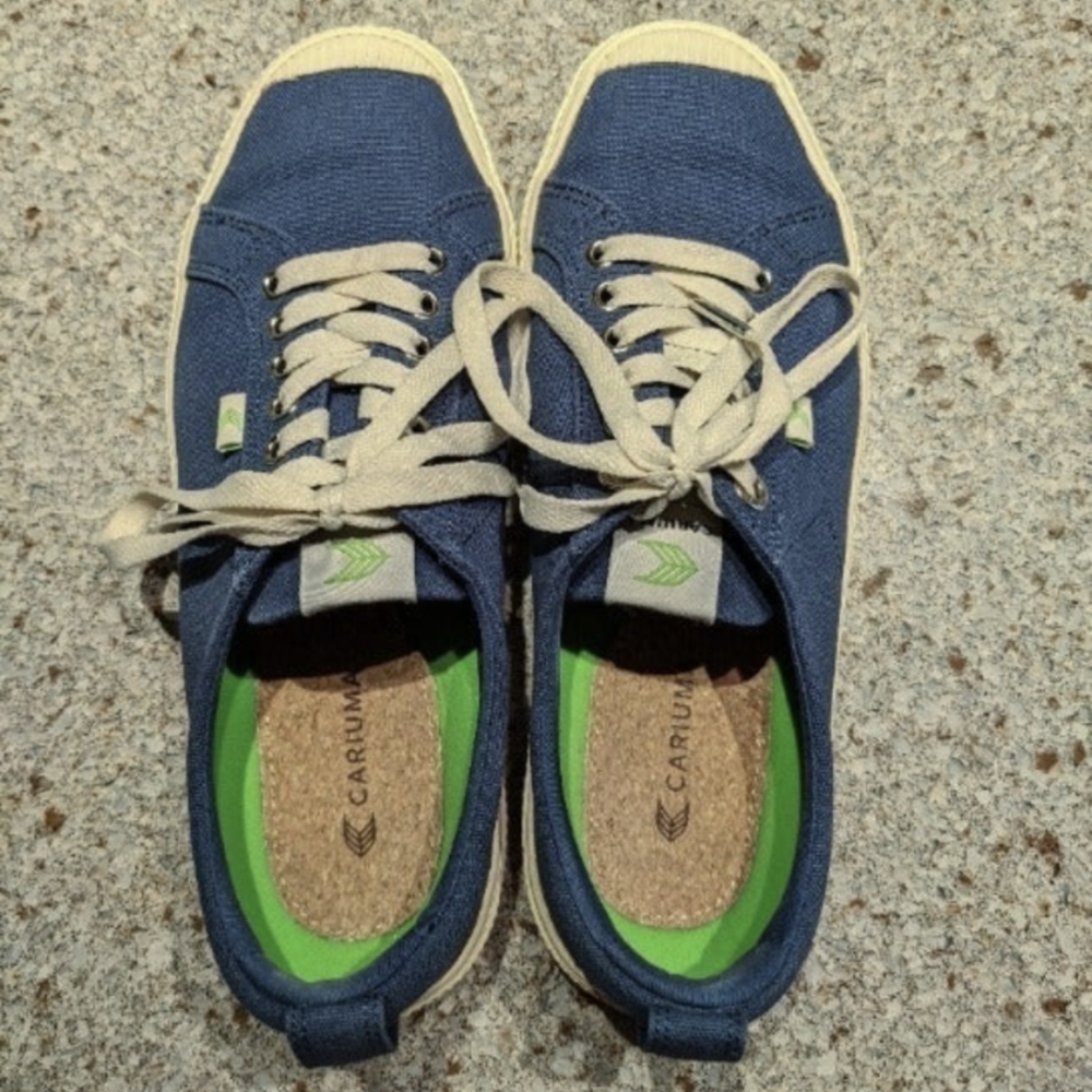 Cariuma OCA Low Canvas Sneakers Size 9.5 Women, 8 Men SHADOW BLUE